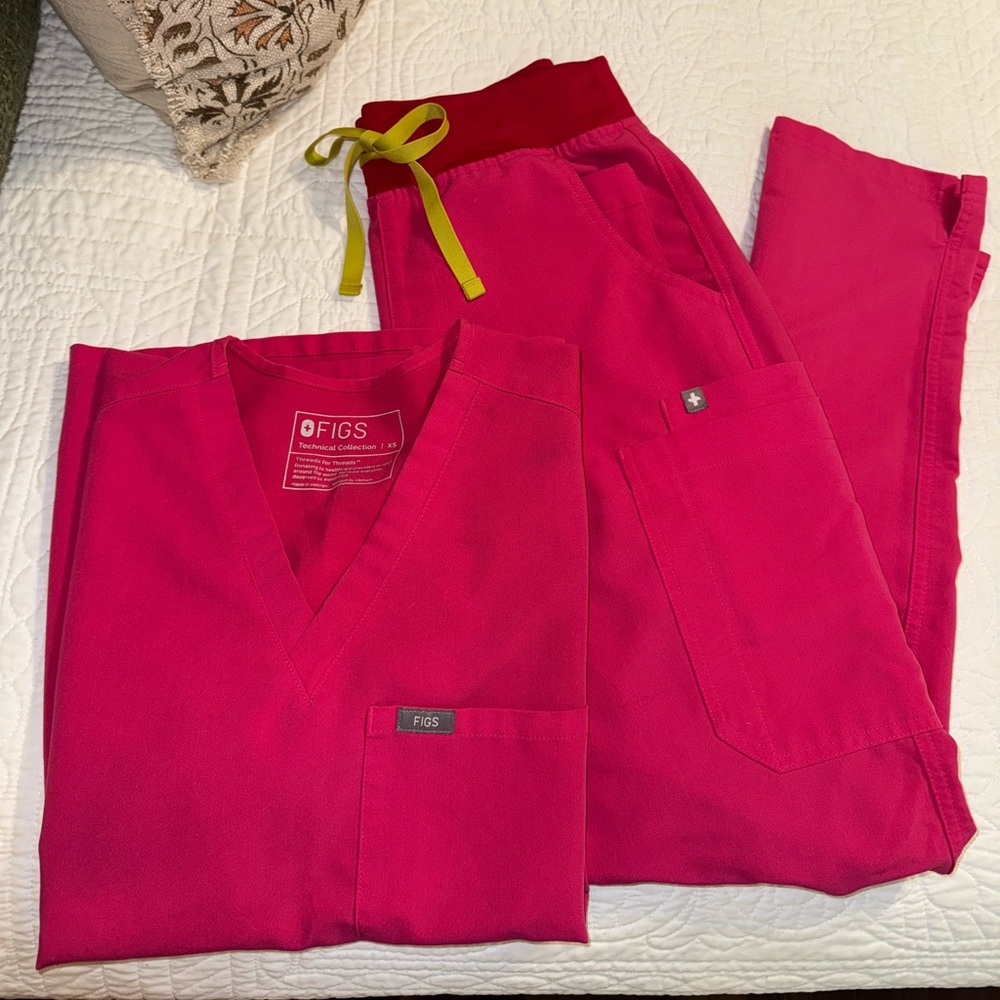 Figs Shocking Pink Scrub Set